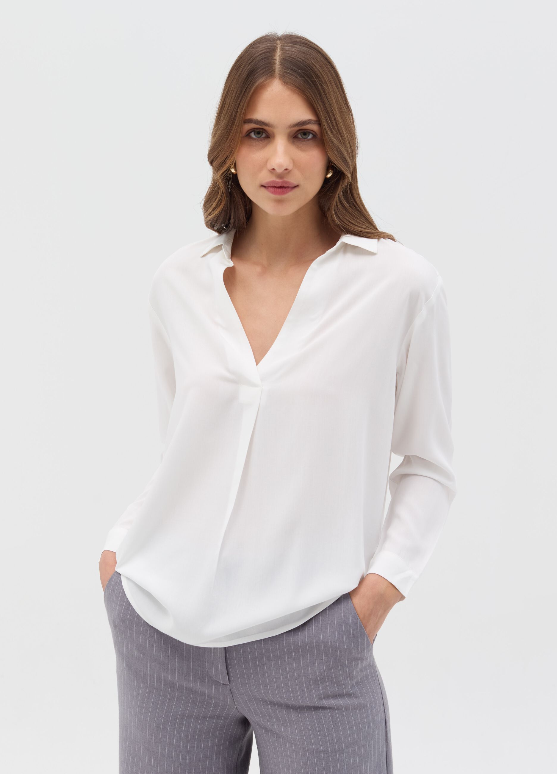 Viscose blouse with V neck