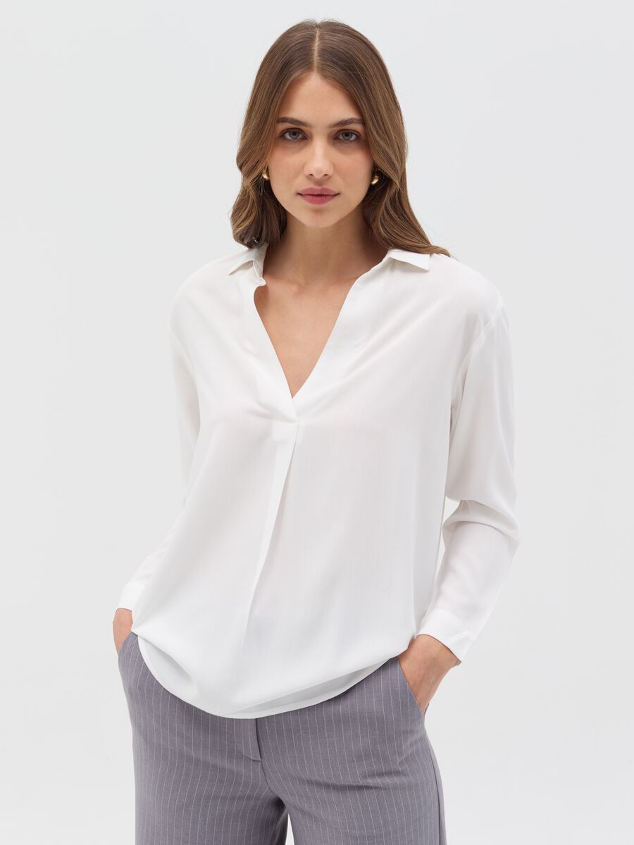 Viscose blouse with V neck_0