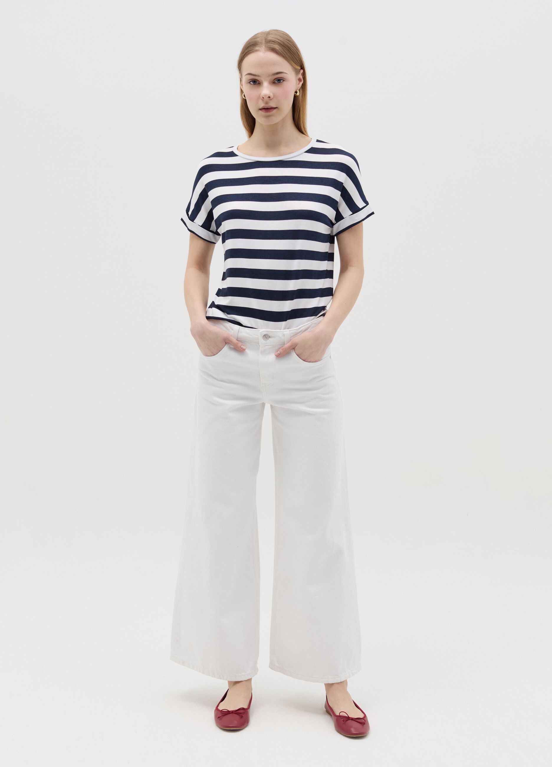Blue and white striped T-shirt with short sleeves