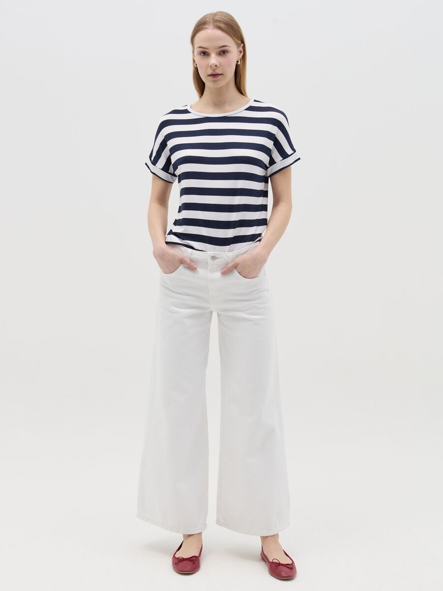 Blue and white striped T-shirt with short sleeves_1