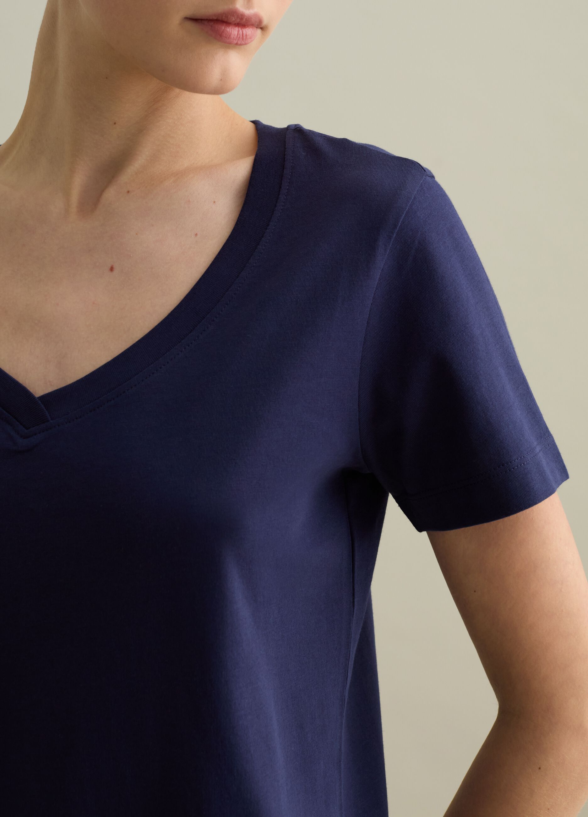 Cotton V-neck T-shirt