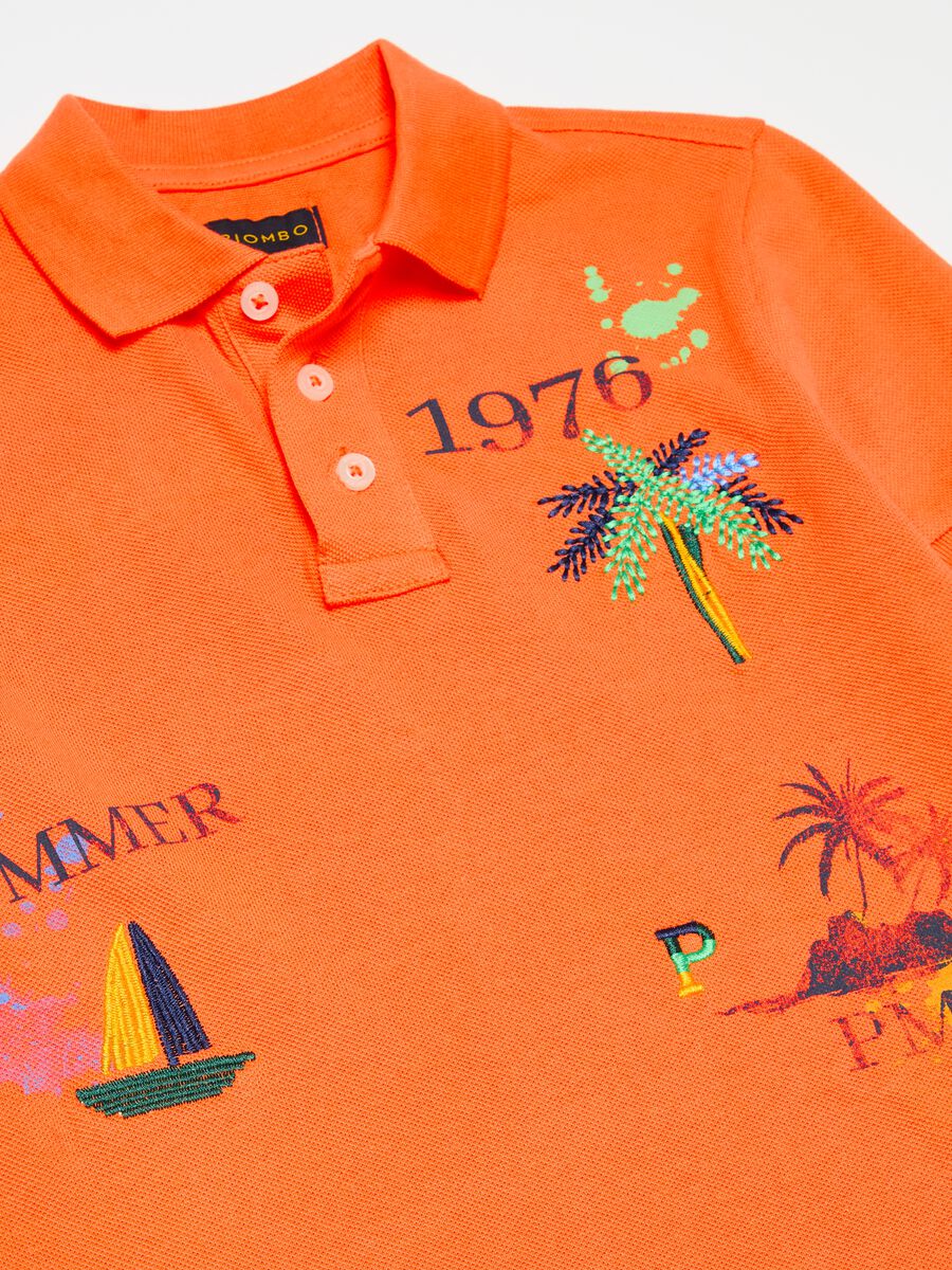 Piquet polo shirt with print and embroidery_5