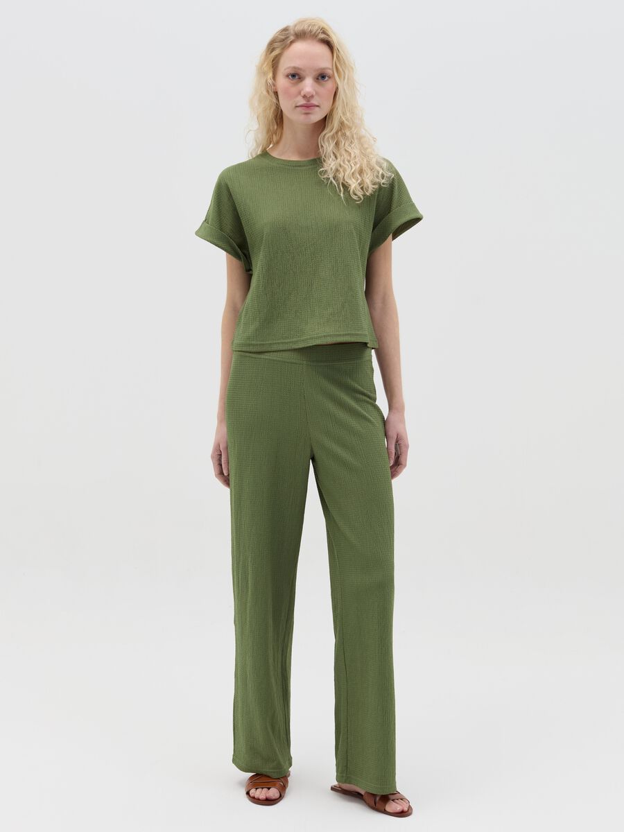 Green short-sleeved T-shirt with waffle weave_1