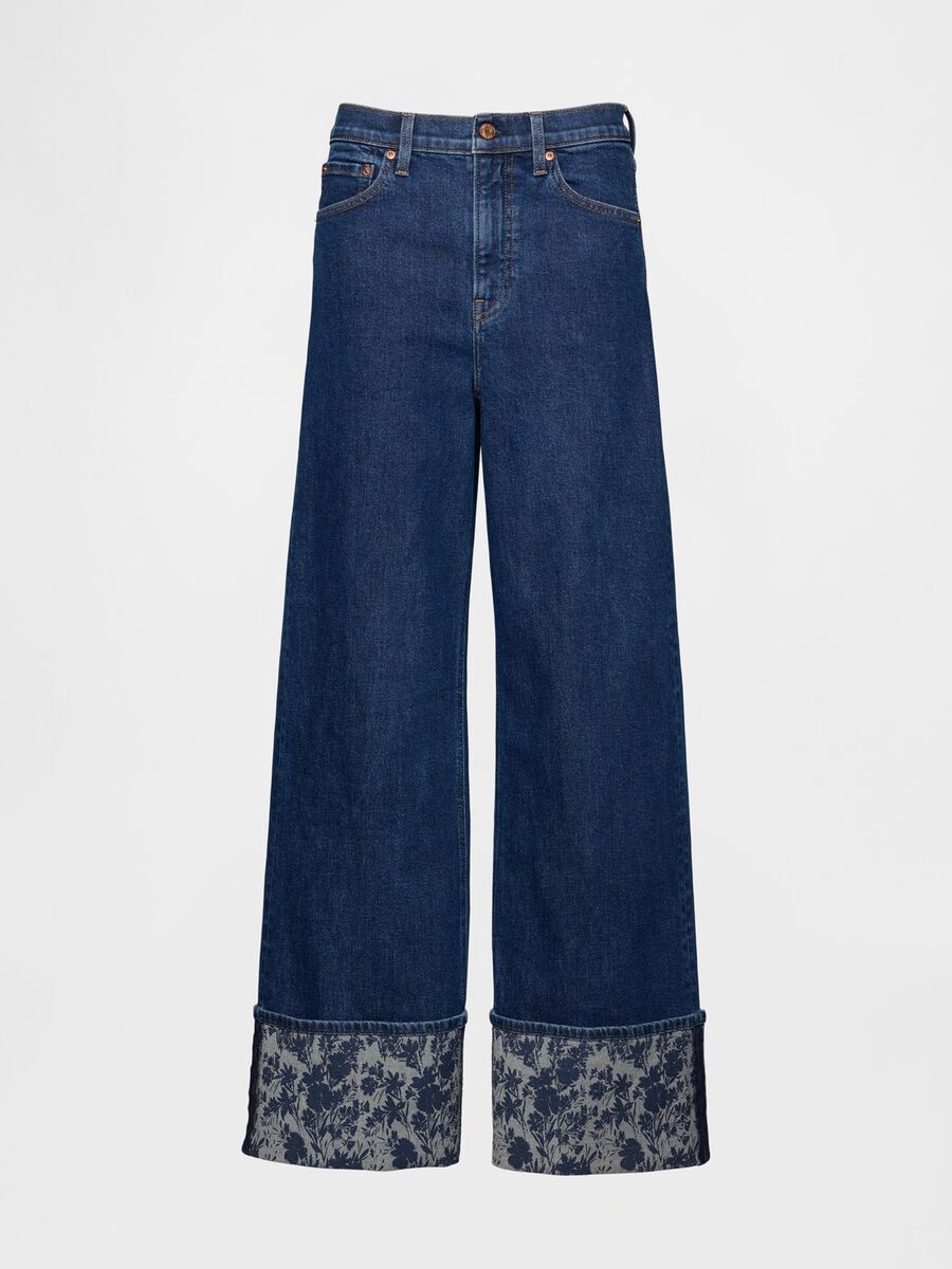 Jeans wide leg con risvolto floreale_6