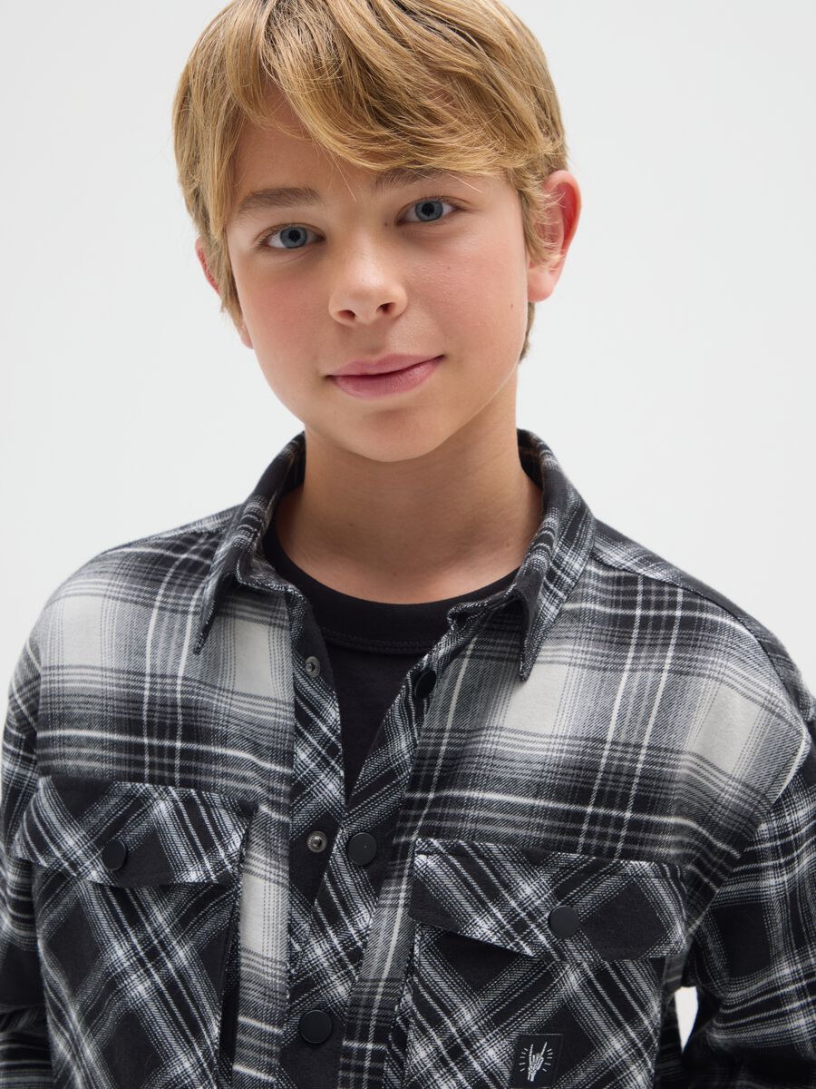 Camicia da ragazzo in puro cotone nera a quadri over fit_2