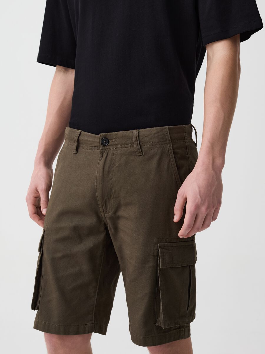 Cotton cargo Bermuda shorts_1