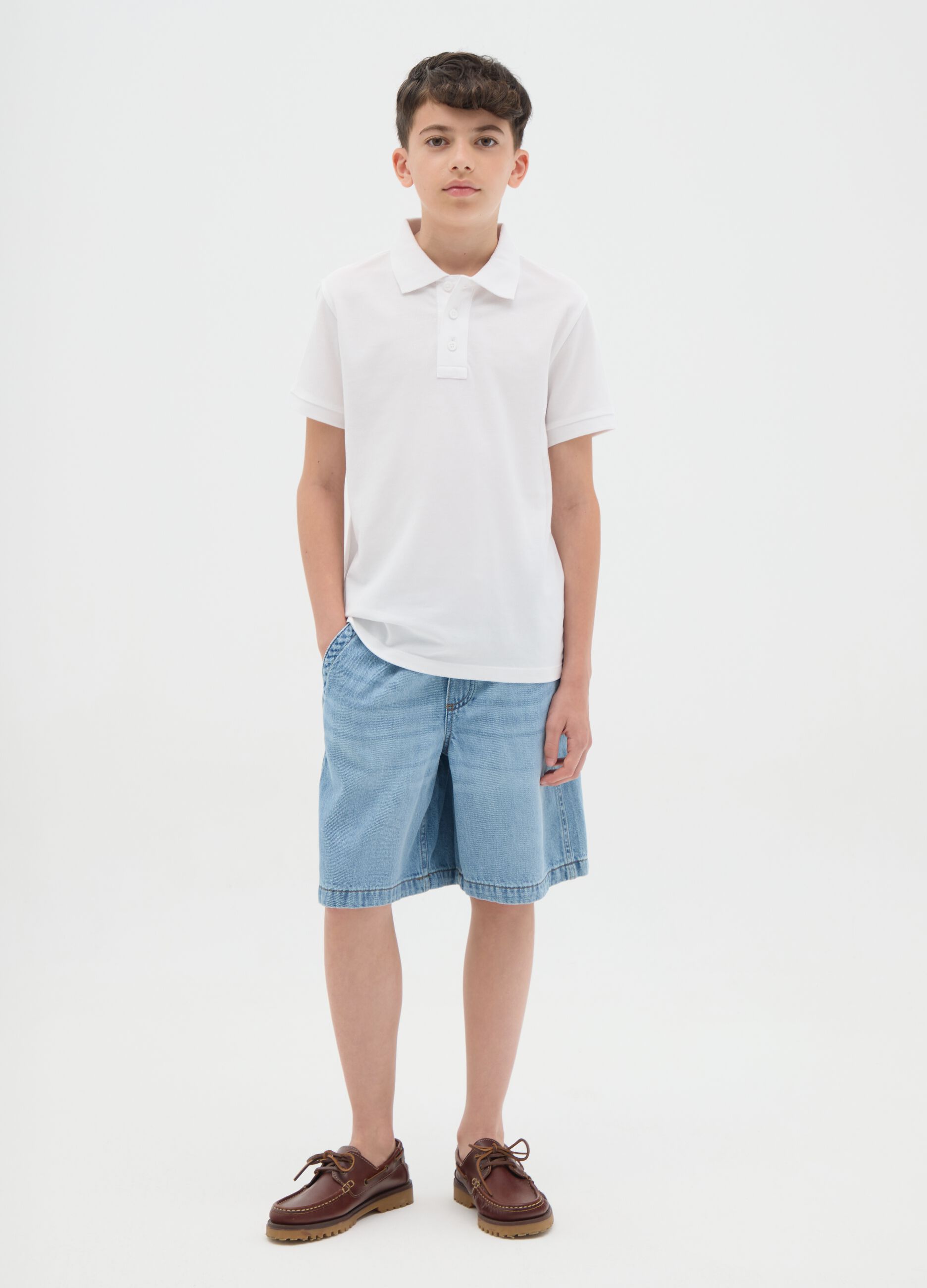 Shorts da ragazzo in denim azzurro regular fit con vita elasticizzata