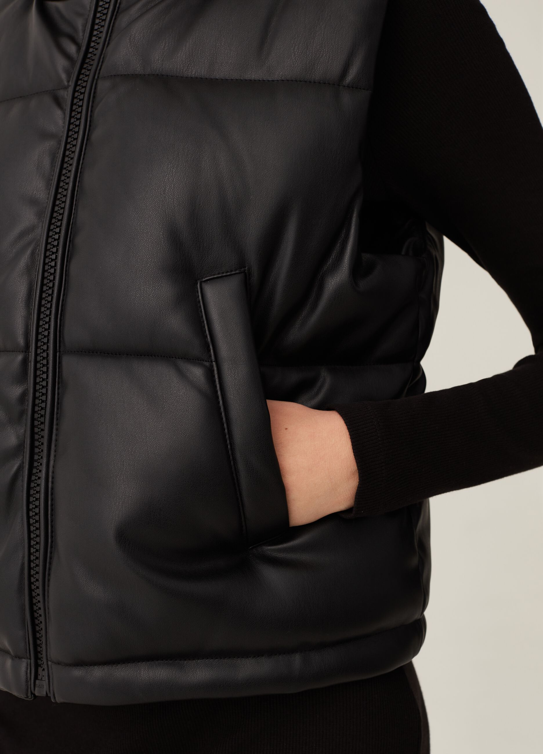Gilet full-zip trapuntato effetto lucido_3