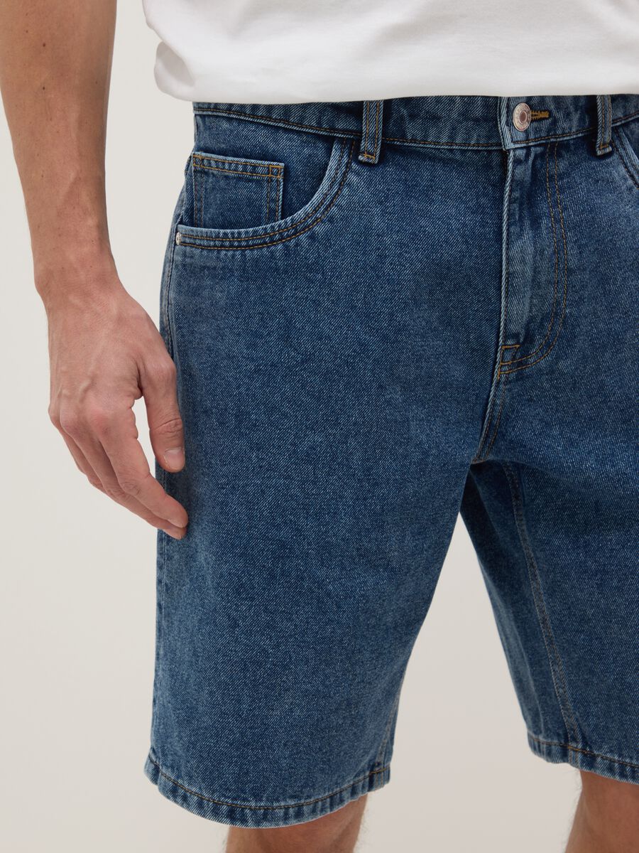 Blue denim Bermuda shorts in cotton blend, regular fit_3