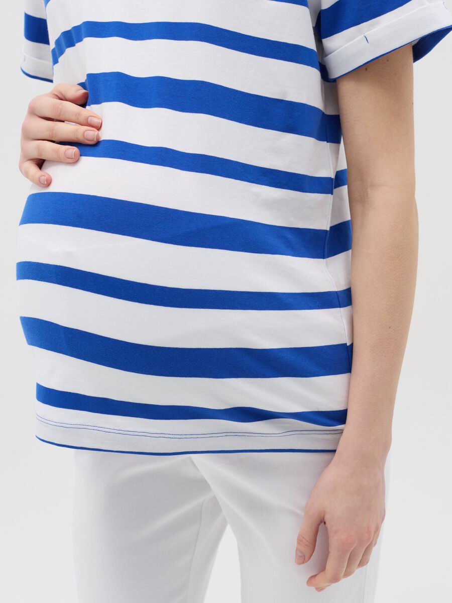 Striped maternity T-shirt with V neck_2