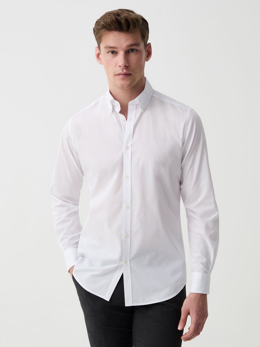Slim-fit shirt with button-down collar_0