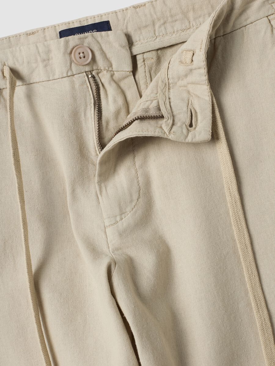 Beige linen and cotton blend chino shorts_5