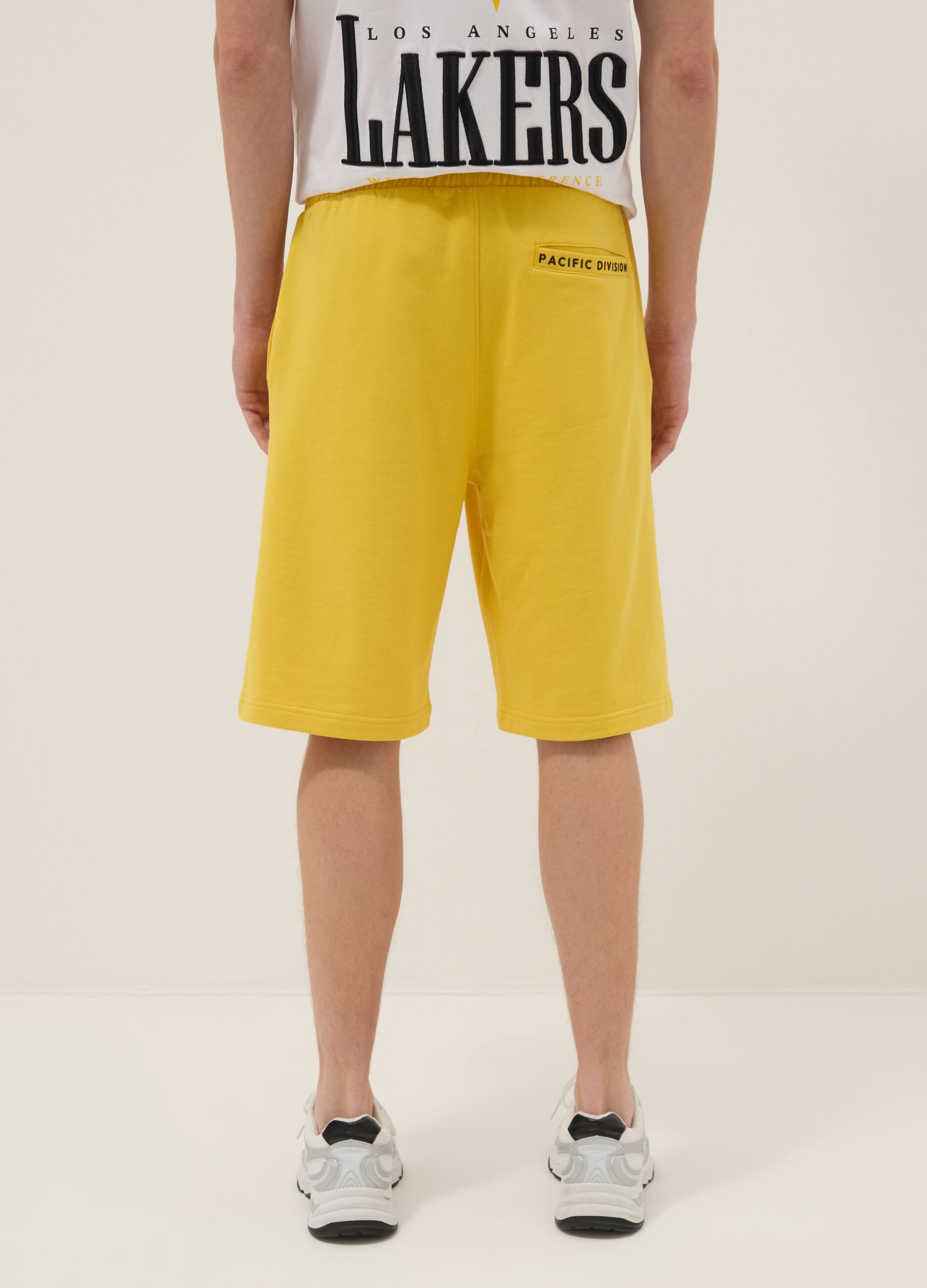 Shorts sportivi gialli in misto cotone  con logo Lakers