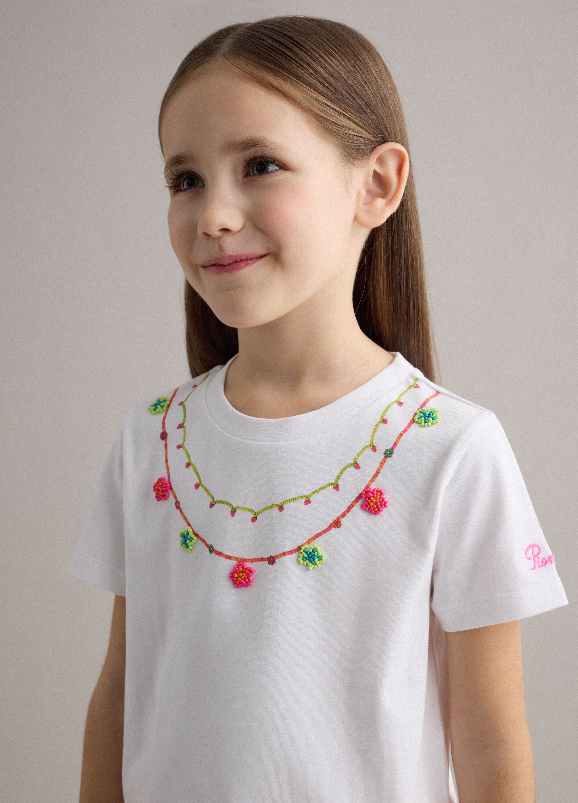 Girls' white stretch cotton t-shirt with beads