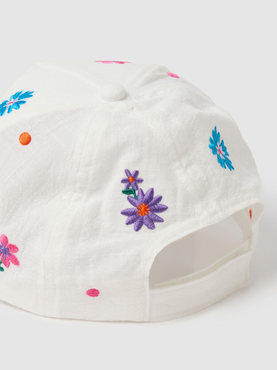 Girls' pure white cotton hat with visor and embroidery_2