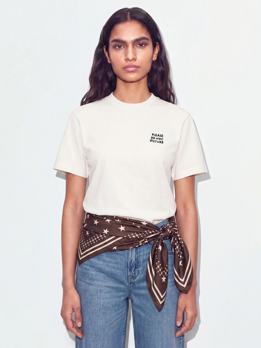 White relaxed-fit pure cotton T-shirt with chest slogan_0