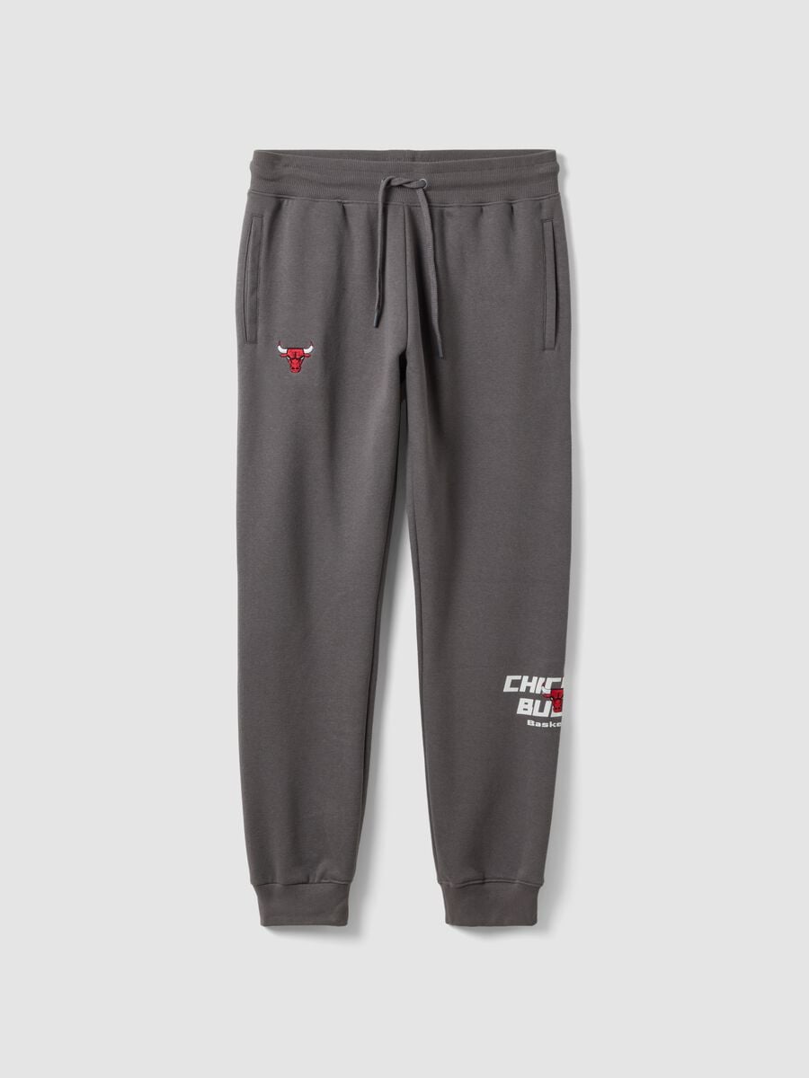 Pantaloni sportivi grigi in misto cotone con coulisse e stampa Chicago Bulls_0