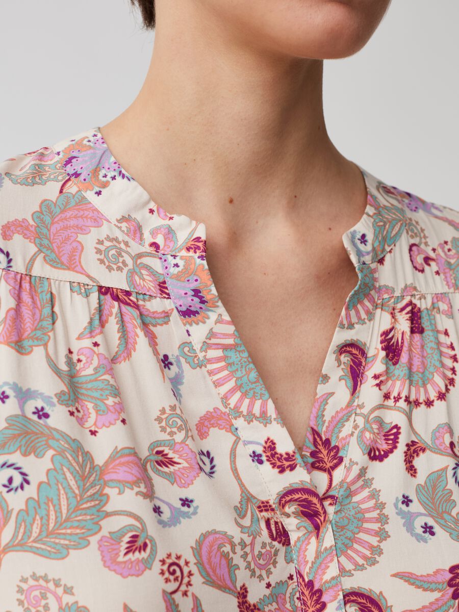 Viscose blouse with paisley pattern_1