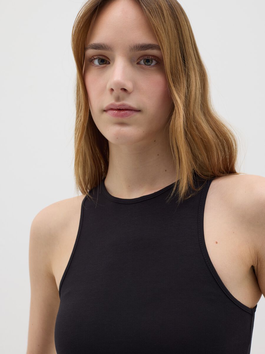 Women’s black fitted short top in stretch cotton_3