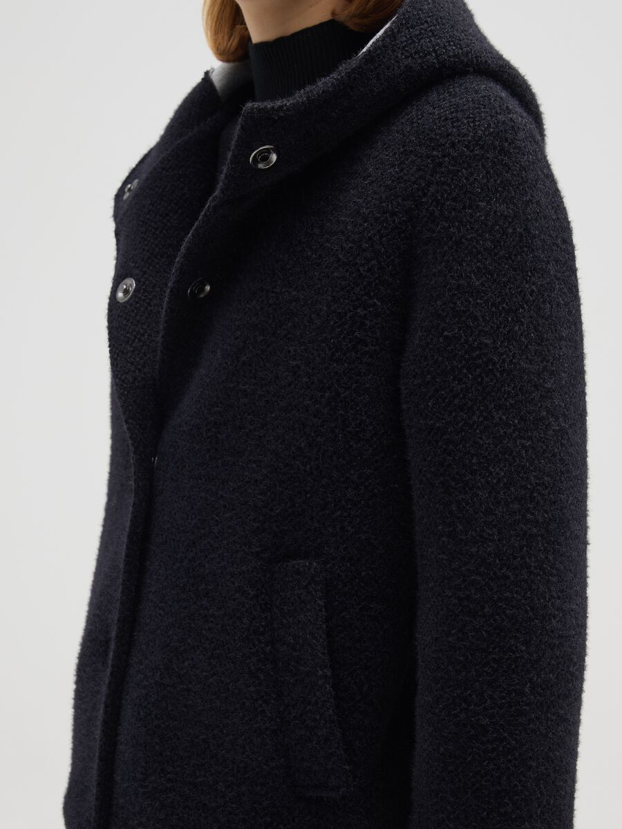 Cappotto nero regular fit con cappuccio e bottoni_3