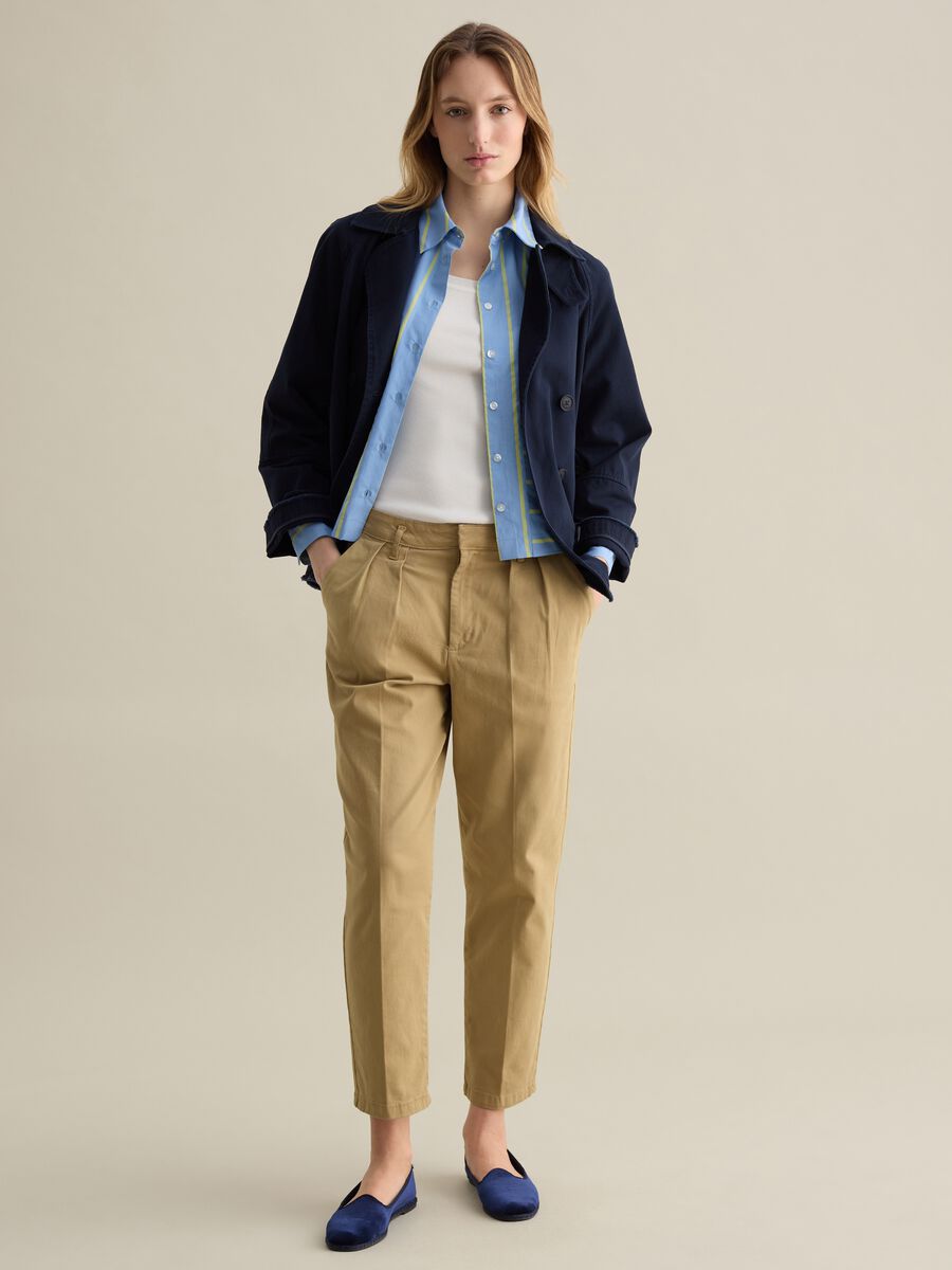 Short double-breasted trench coat in cotton_1