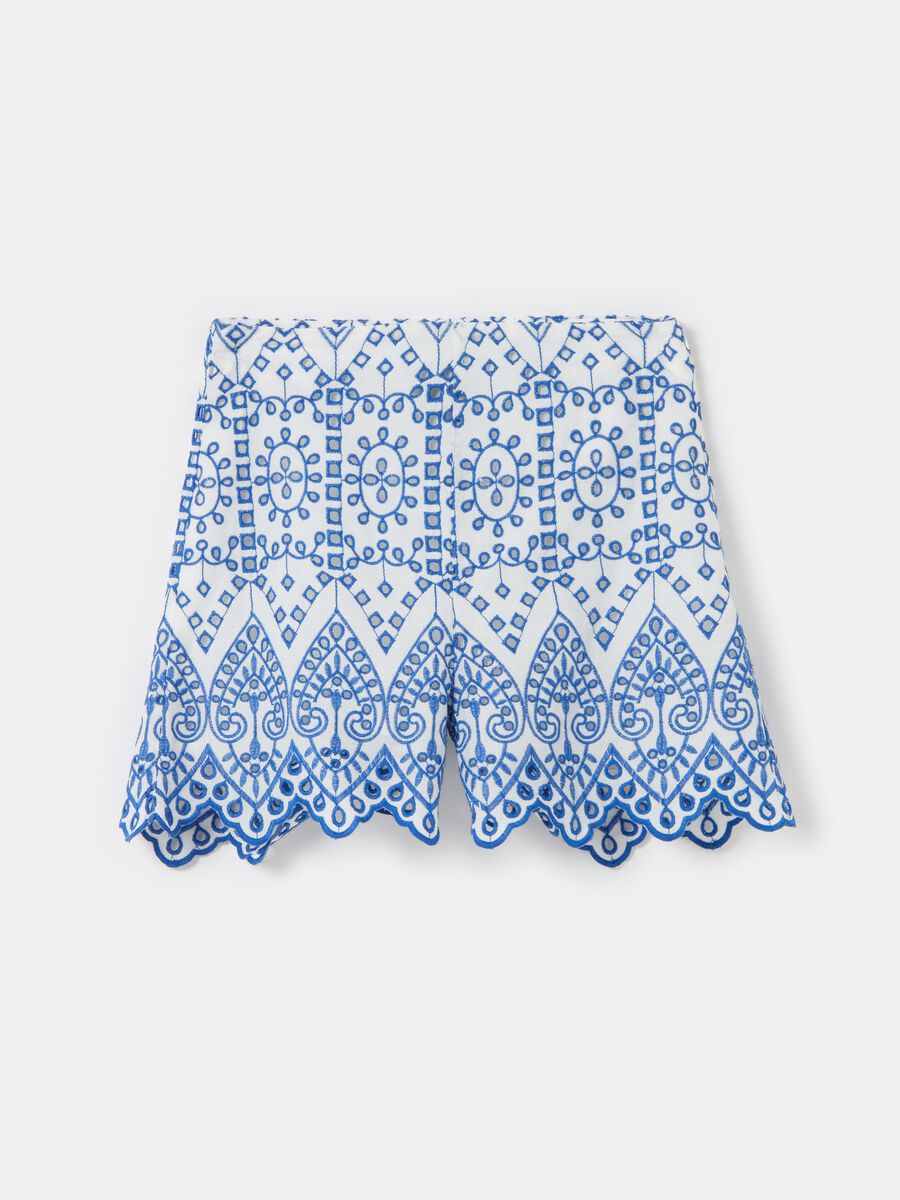 High-rise shorts in broderie anglaise_3