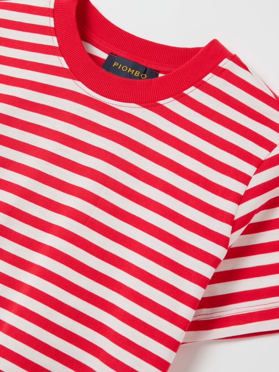 Red and white striped T-shirt with short sleeves_5
