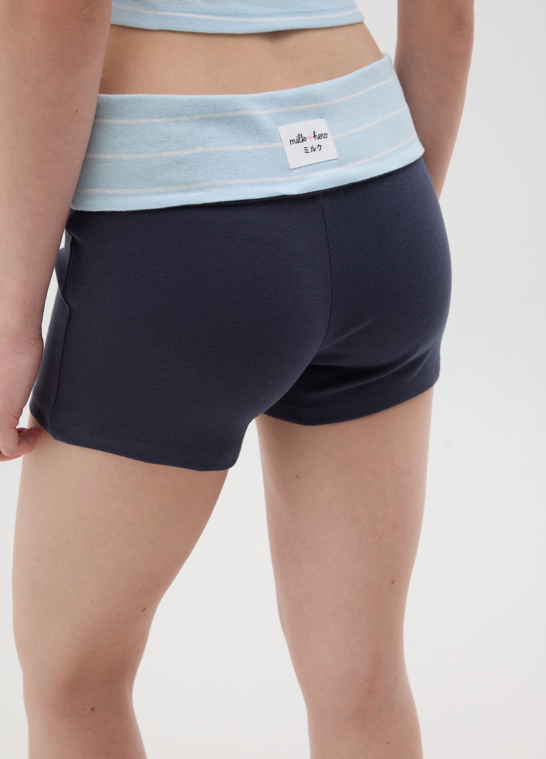 Women's pure cotton multicolour slim fit shorts with blue stripe turn-up