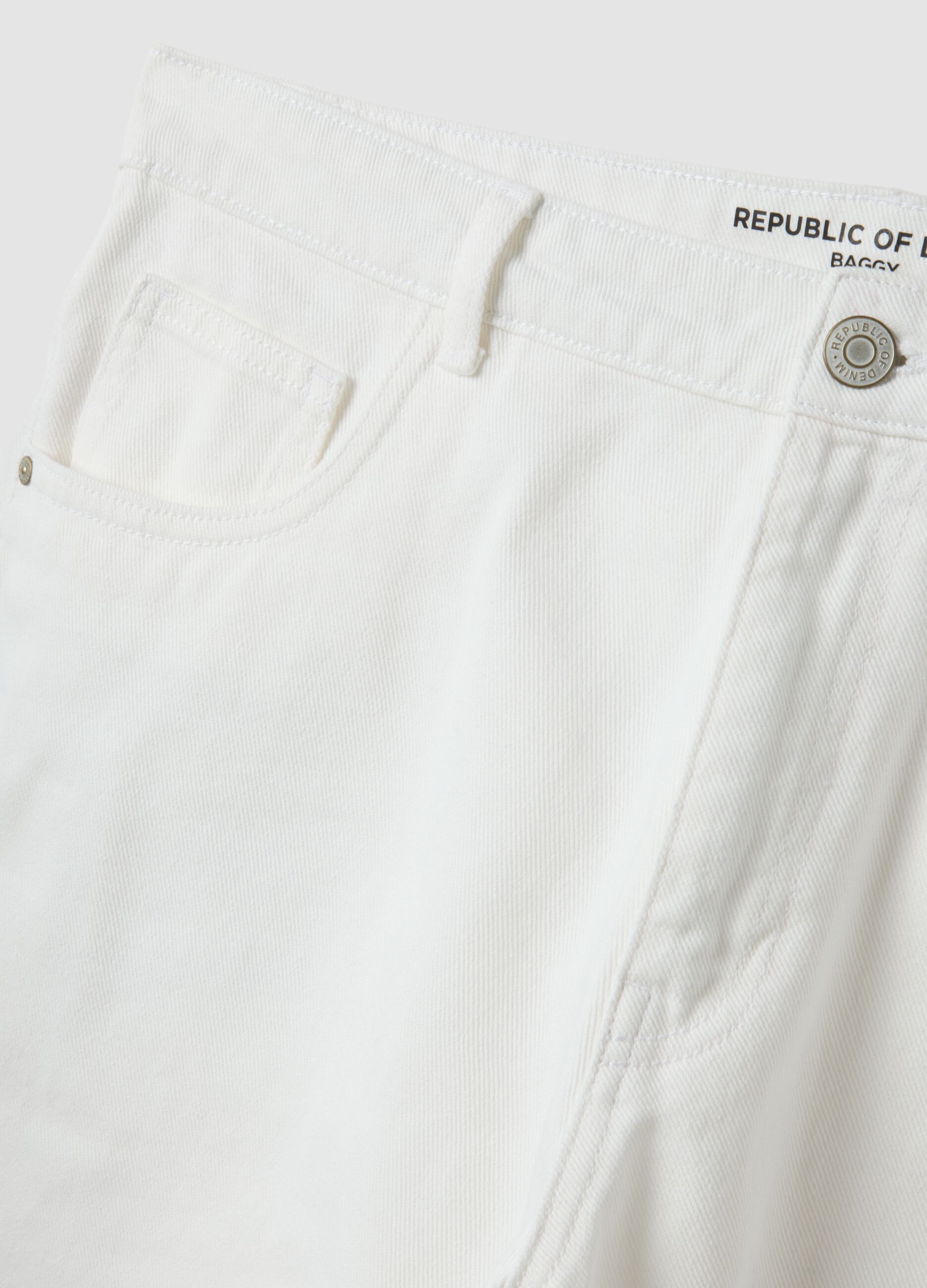 White denim bermuda shorts in cotton blend, baggy fit