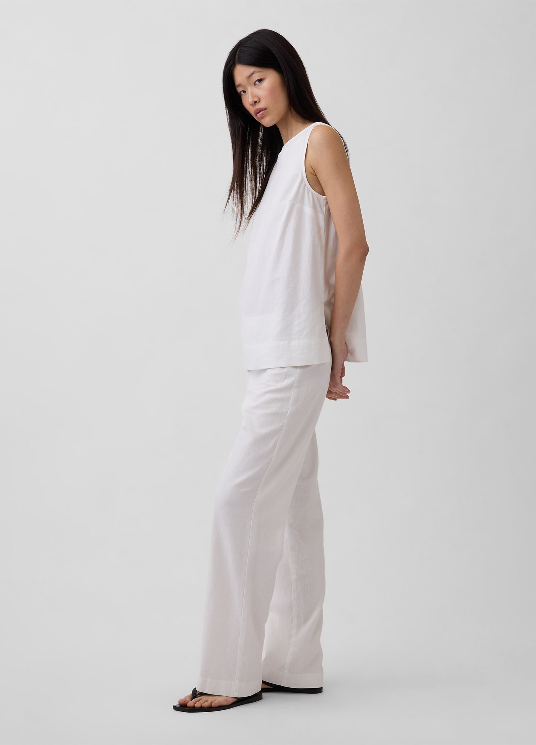 Wide-leg linen-blend trousers