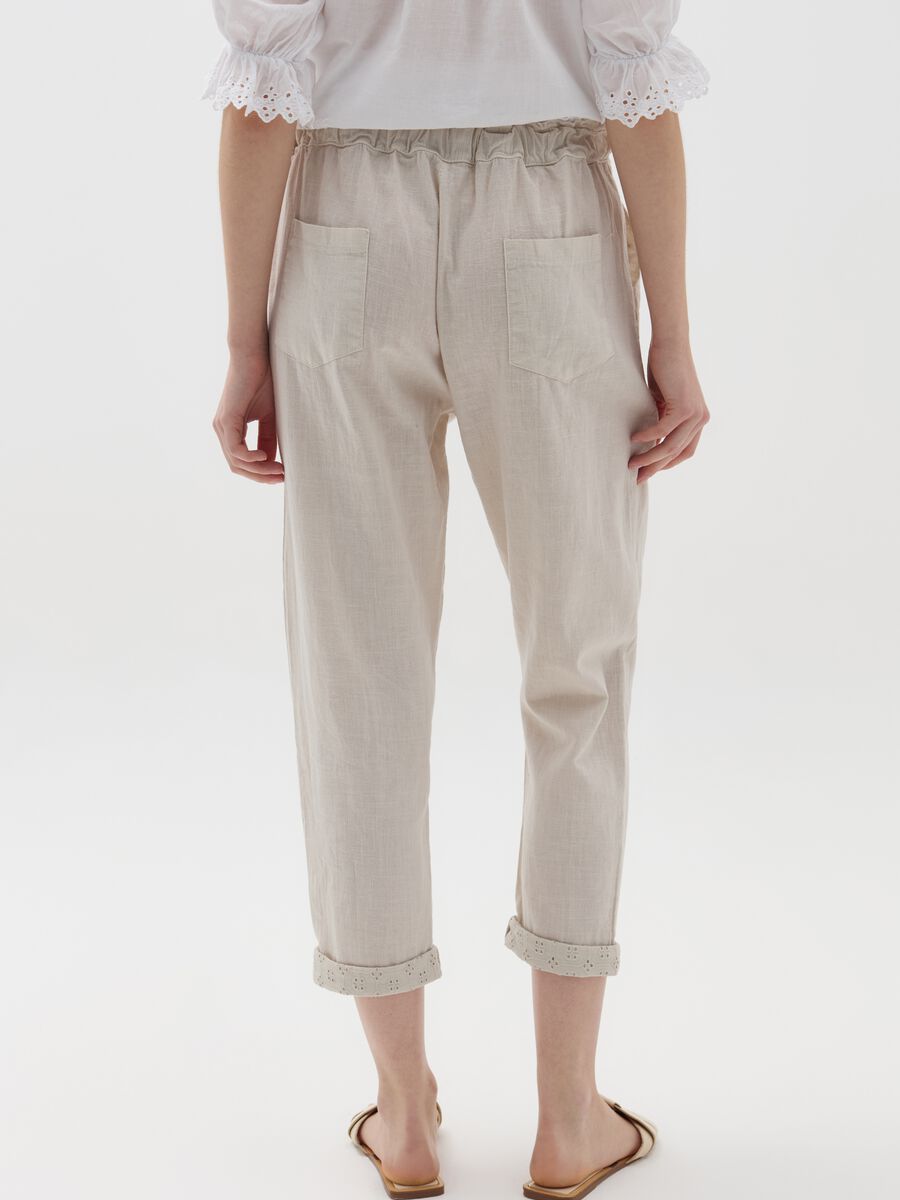 Crop joggers with turn ups in broderie anglaise_2