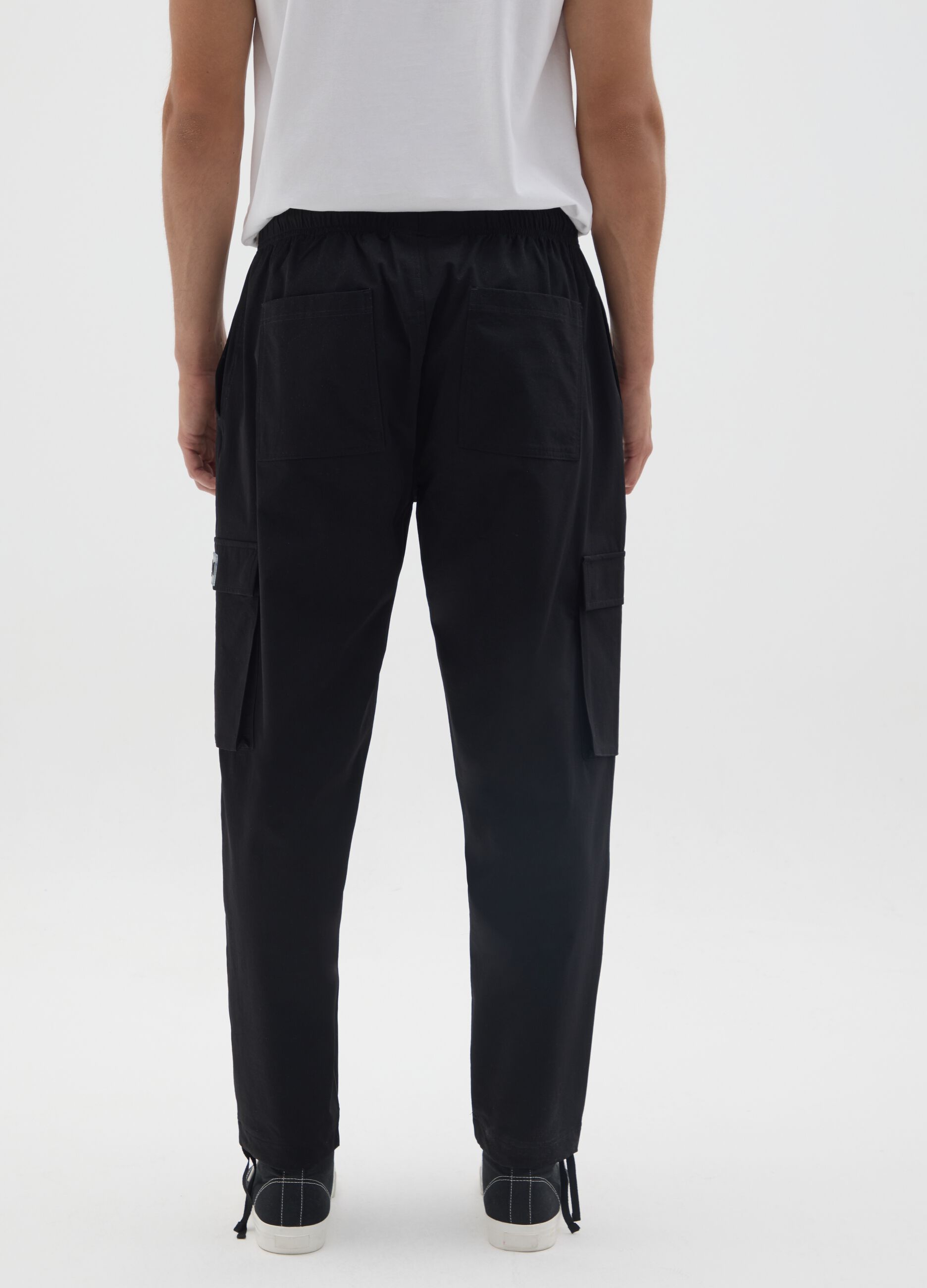 Pantaloni in tessuto elasticizzato neri