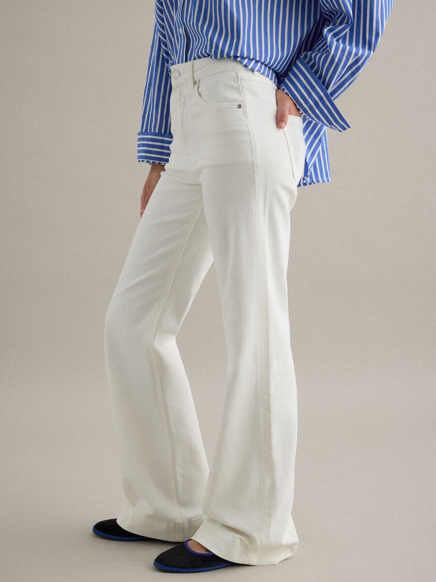 White bootcut jeans in stretch cotton_3