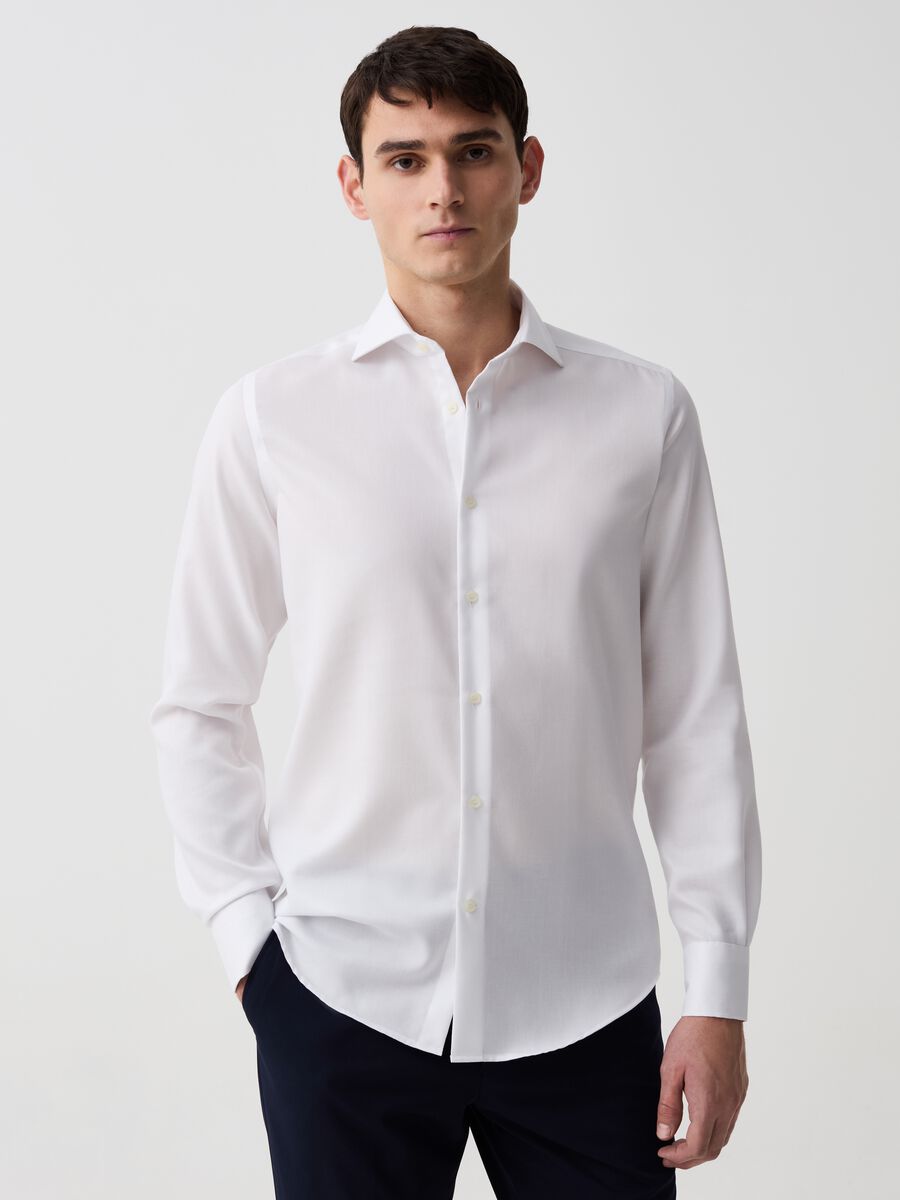 Slim-fit shirt in no-iron cotton_0