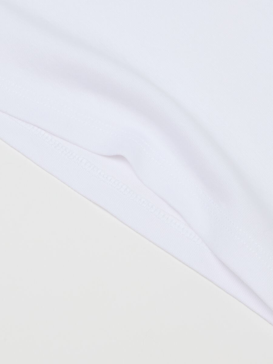 Pack of two sleeveless white cotton t-shirts for girls - regular fit_2