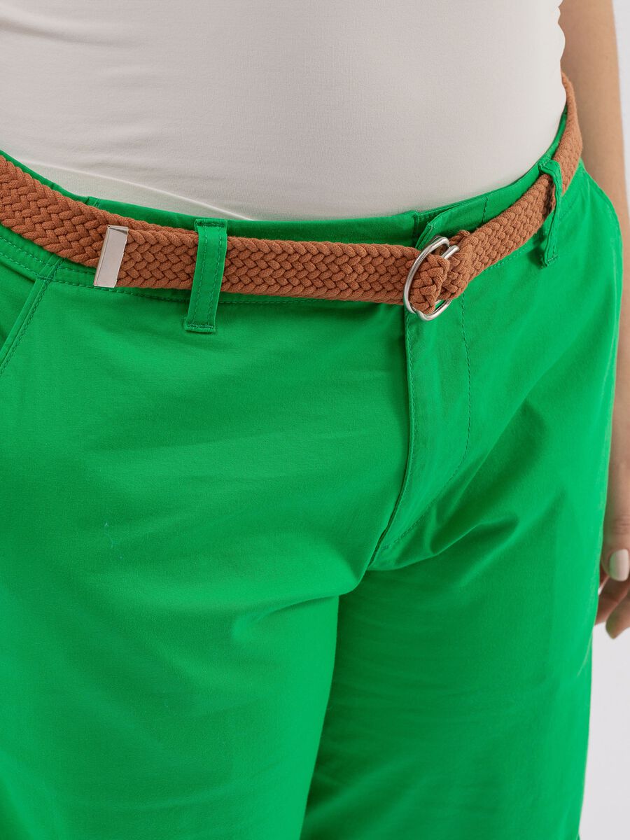 Curvy chino shorts with belt_3