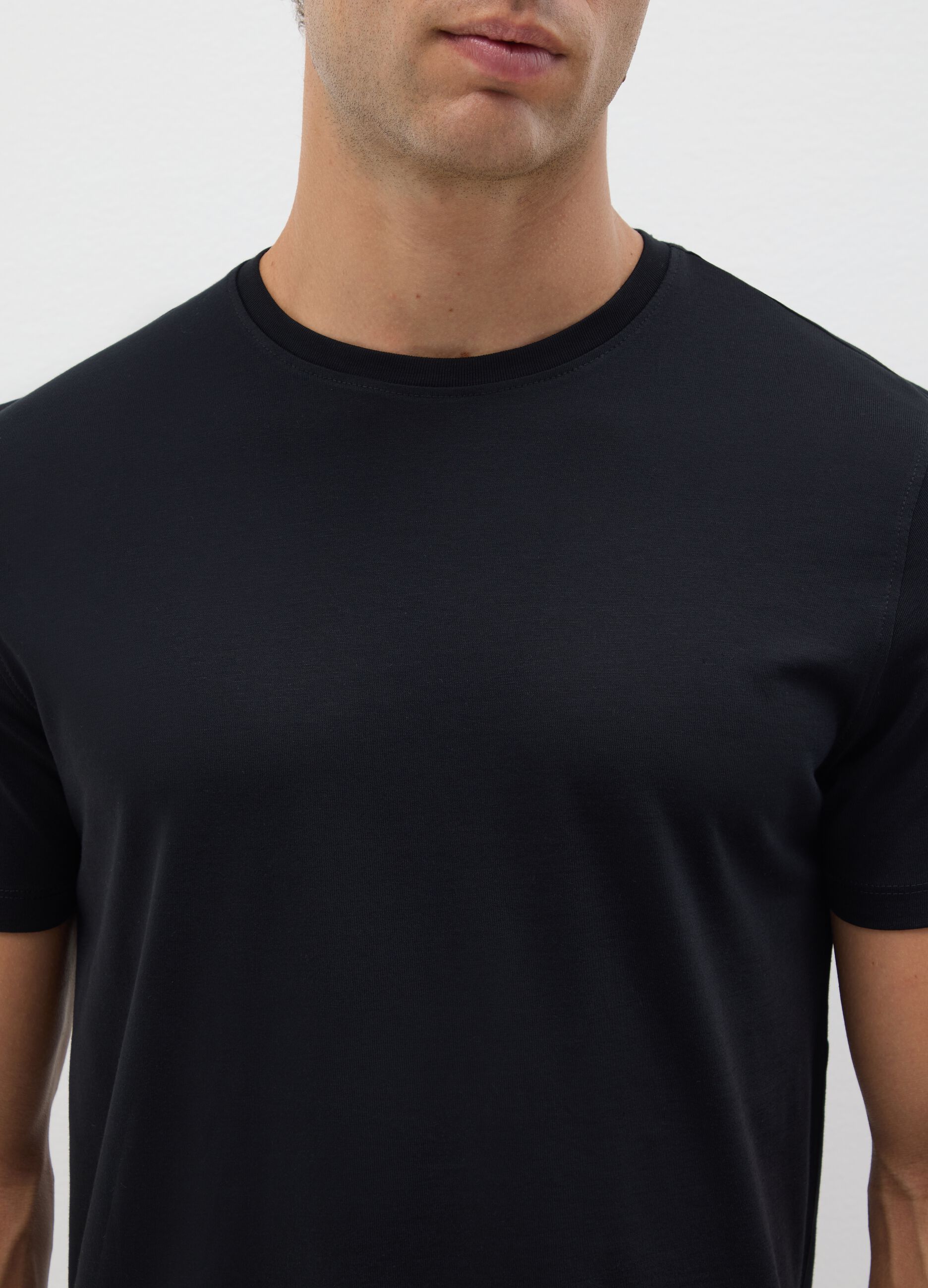 Black T-shirt in pure cotton regular fit