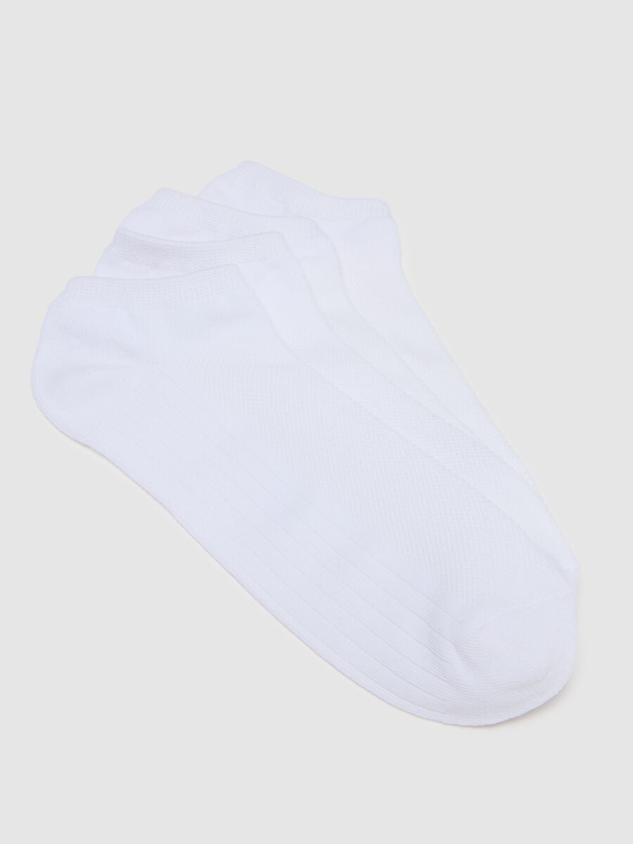 Tripack of white ankle sport socks in regular fit cotton blend_1