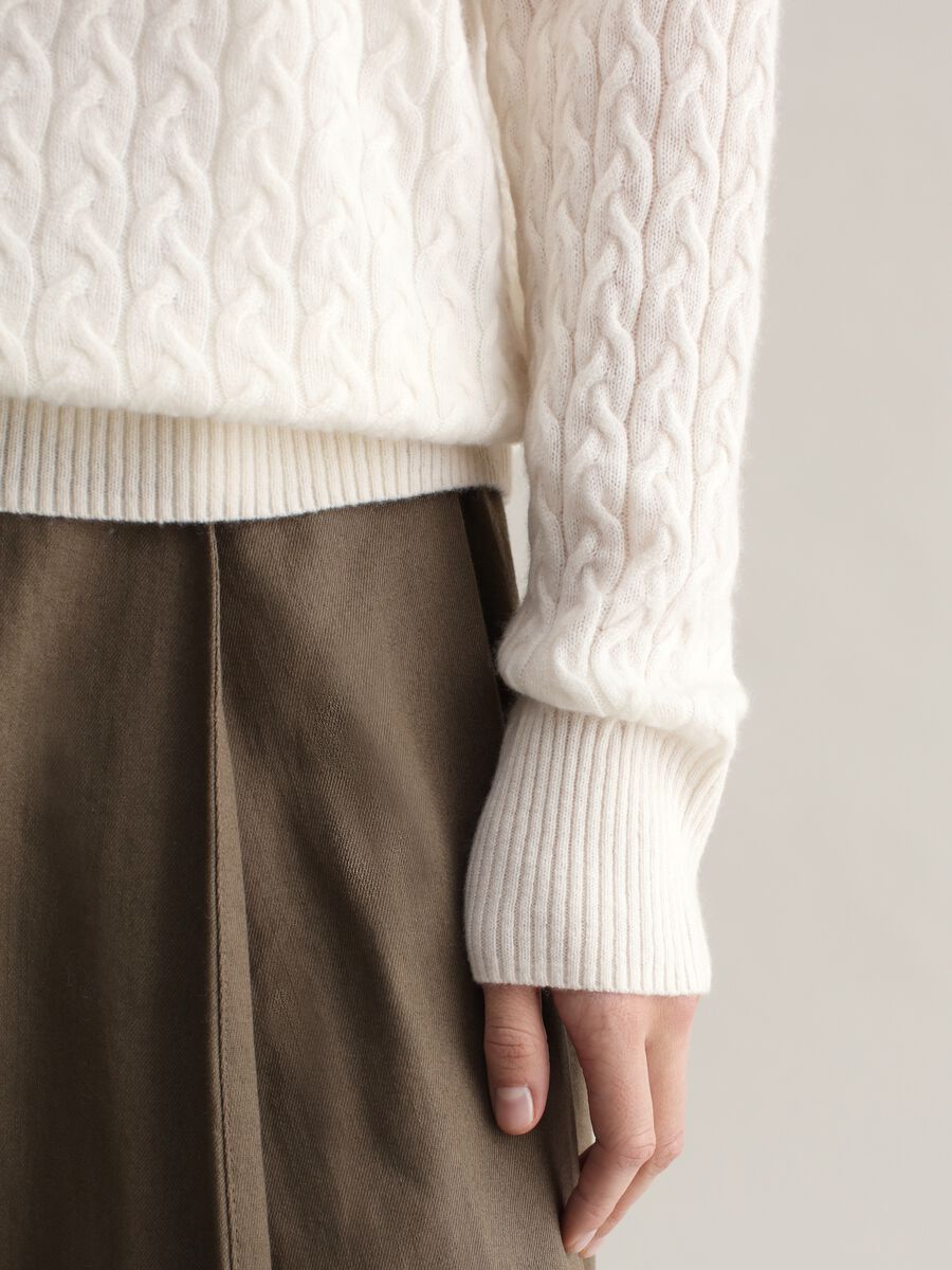Cashmere pullover with jacquard design_2