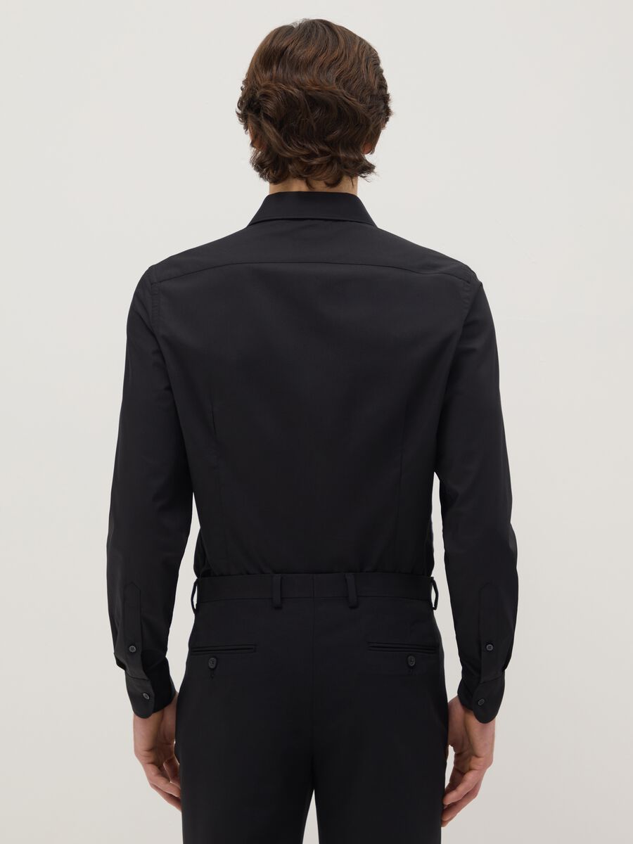 Black cotton blend slim fit easy iron shirt_2