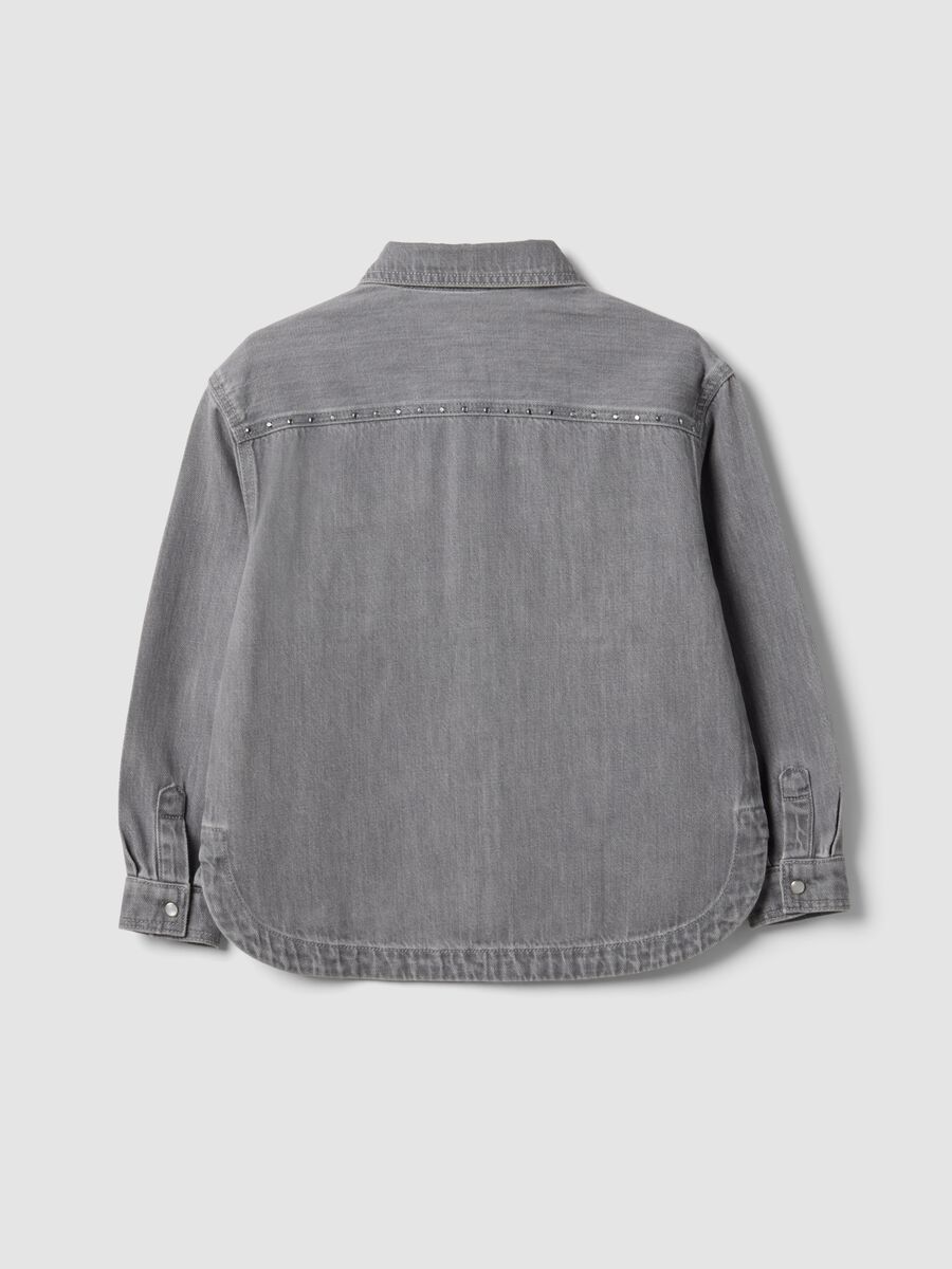 Camicia over grigia in puro cotone con borchie per bambina_1