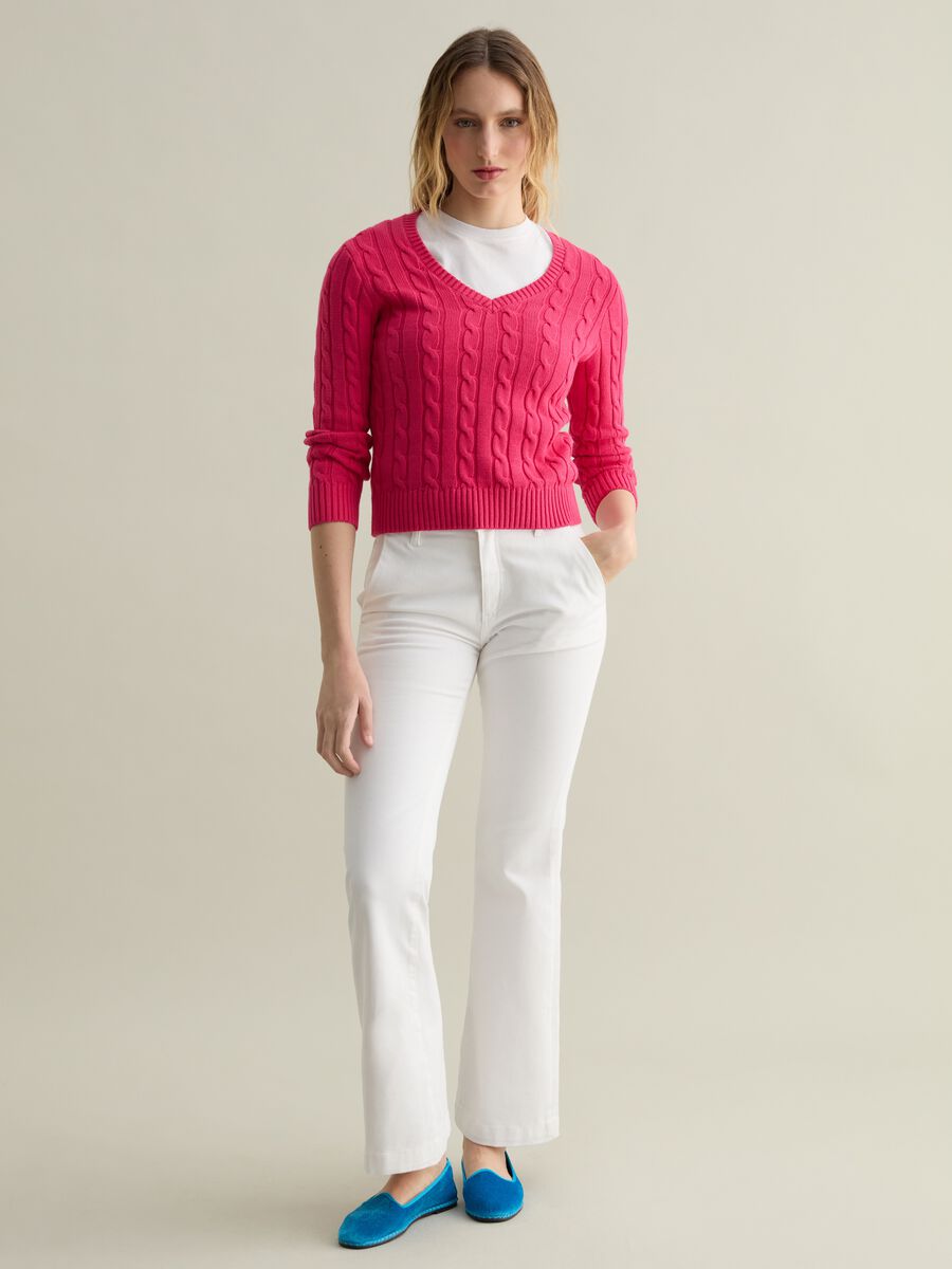 Cable-knit pullover with V neck_1