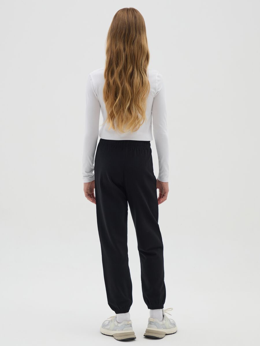 Girls' black cotton jogger trousers regular fit_2