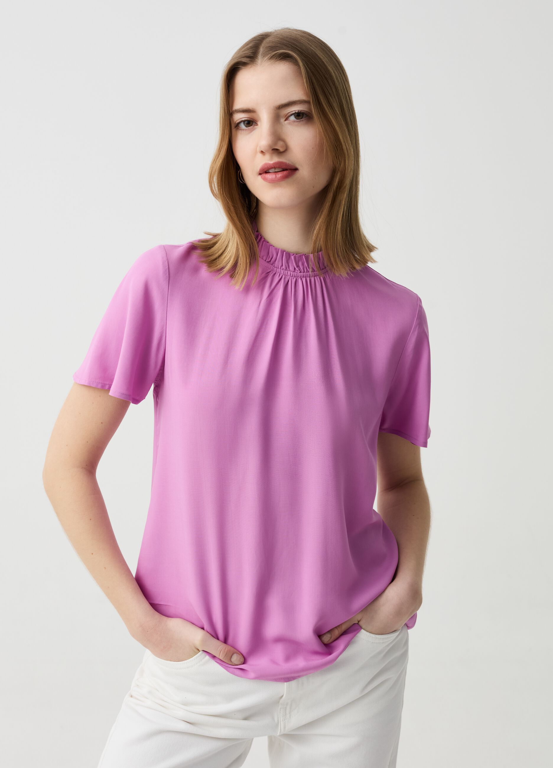 Blusa in viscosa con plissettatura