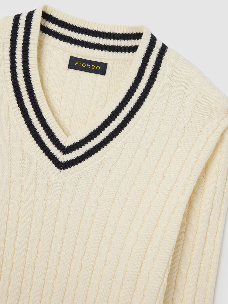 Regular fit white sweater in cotton blend with V-neck_5