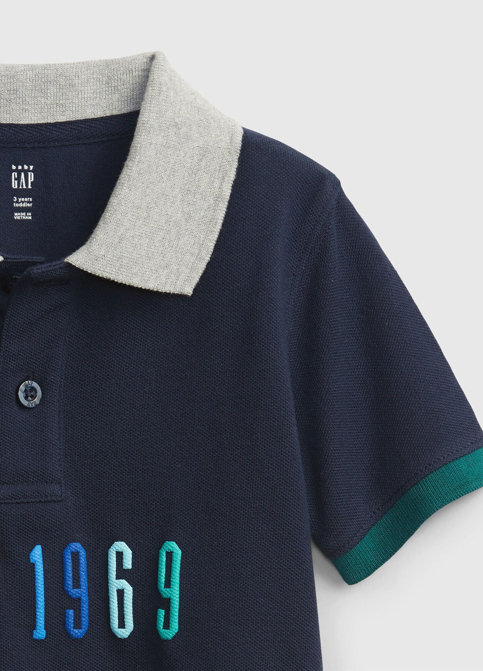Polo shirt with logo embroidery