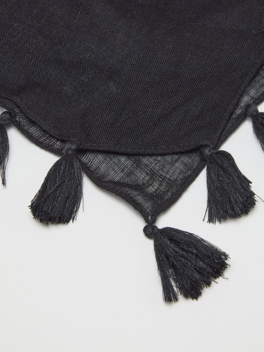 Black scarf with tassels_2