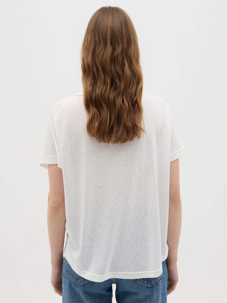 White T-shirt in viscose and polyester blend_3