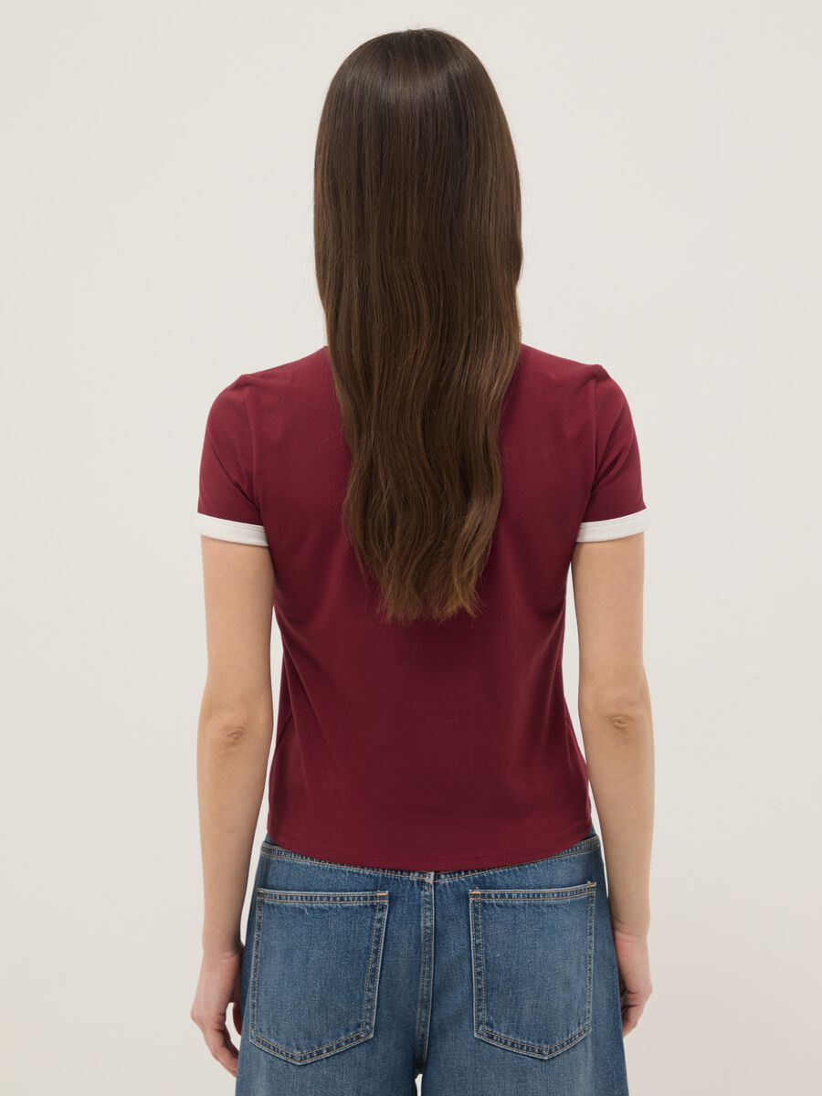 T-shirt in cotone elasticizzato rossa regular fit con stampa_3
