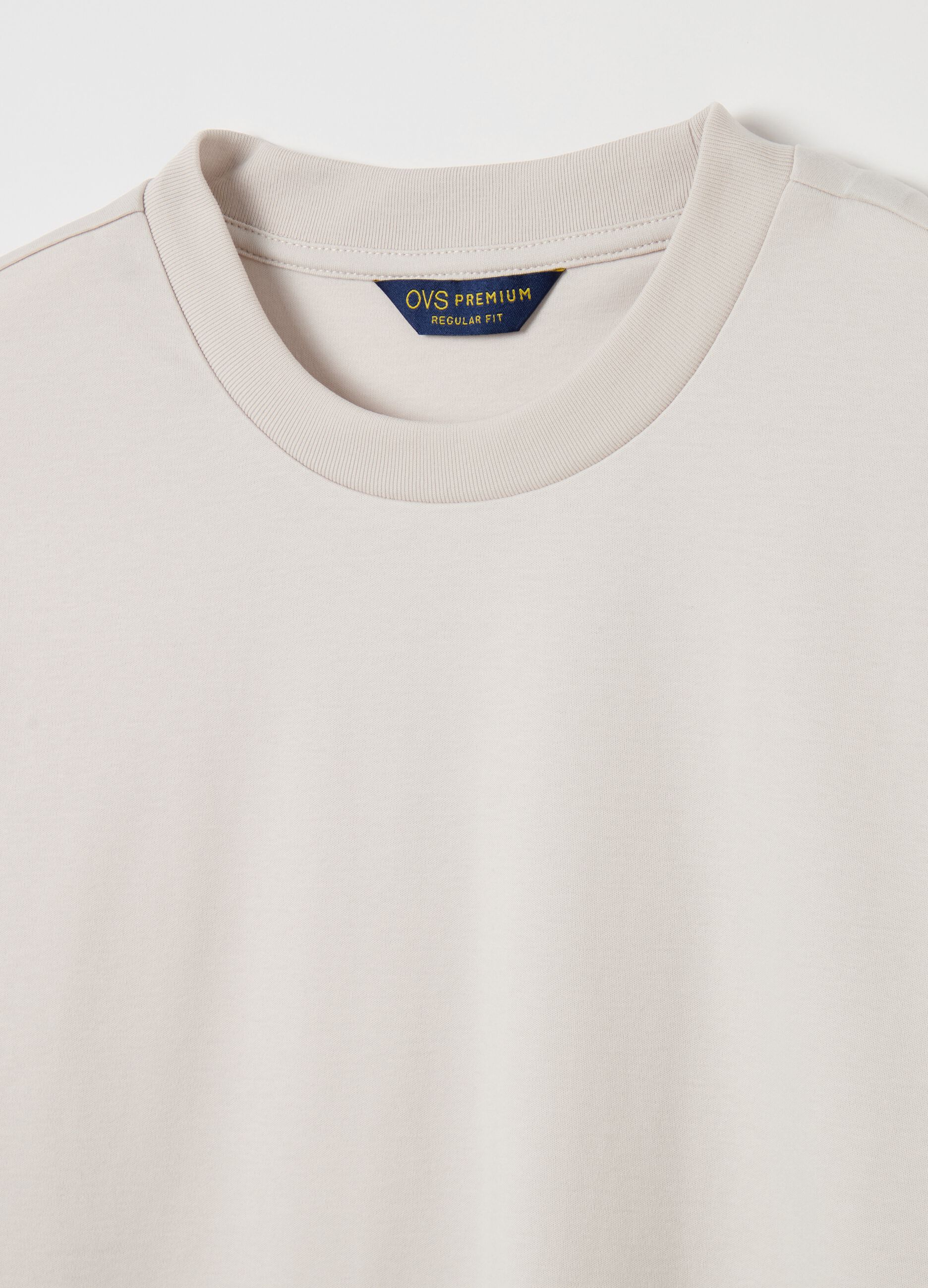 T-shirt regular fit con scollo rotondo